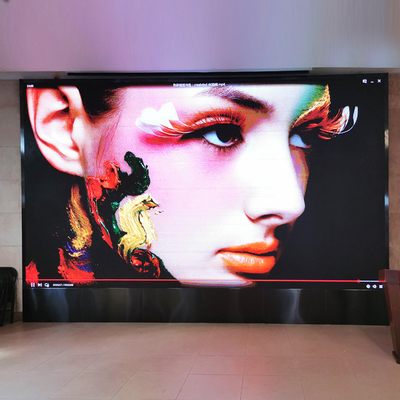Publicidad a todo color interior grande de las multimedias de la pantalla de P2 LED para el centro comercial