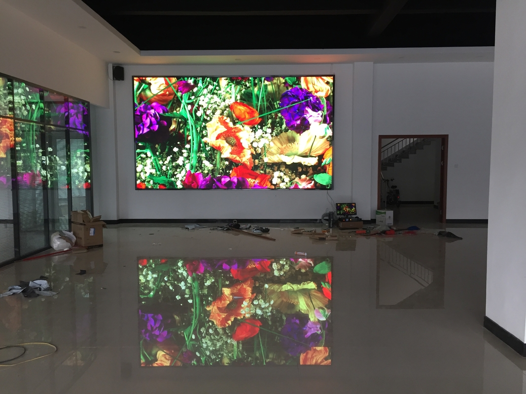 Sala de reunión grande a todo color interior de la pantalla de la pantalla LED P2 Control Center